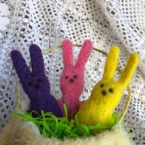 Handmade Needle Felted set of 3 Easter peeps NWT